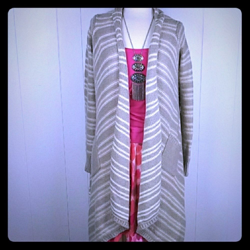 BCBG CARDIGAN / SWEATER